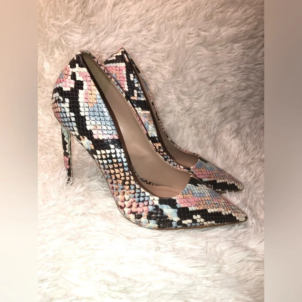 Steve Madden Pink and Black Snake Print Heels - Picture 5 of 16